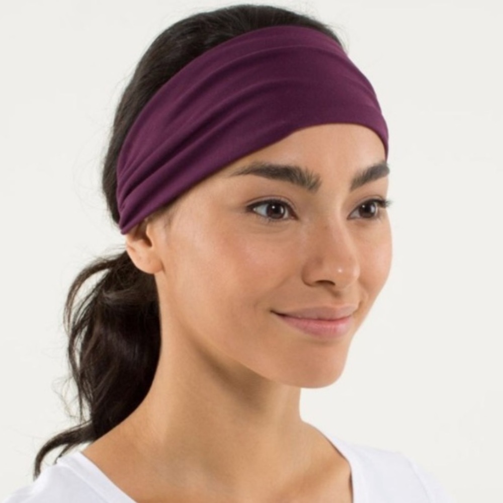❤️… Lululemon Harmony Headband
Plum - Picture 2 of 6